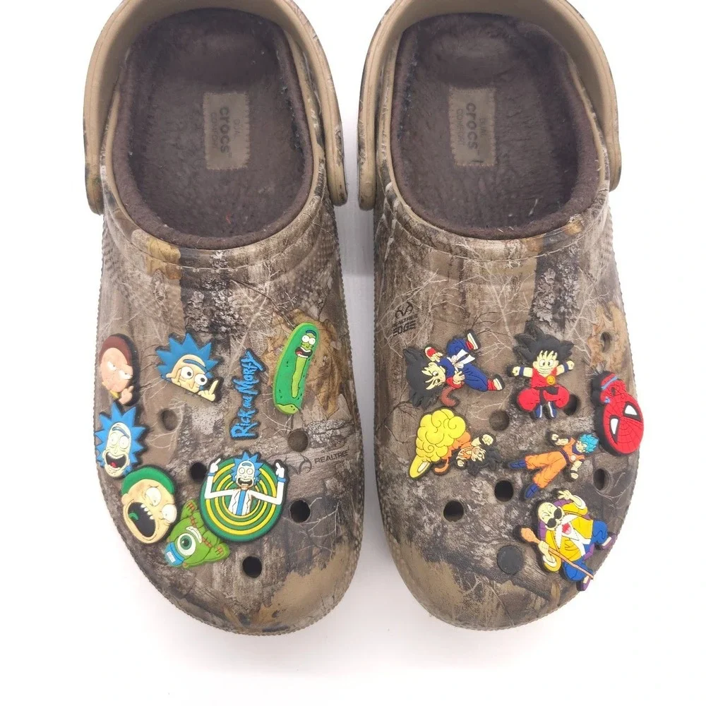 Crocs Realtree Camo Fleece Lined Clogs Men's Size 8 Jibbitz Charms Rick & Morty